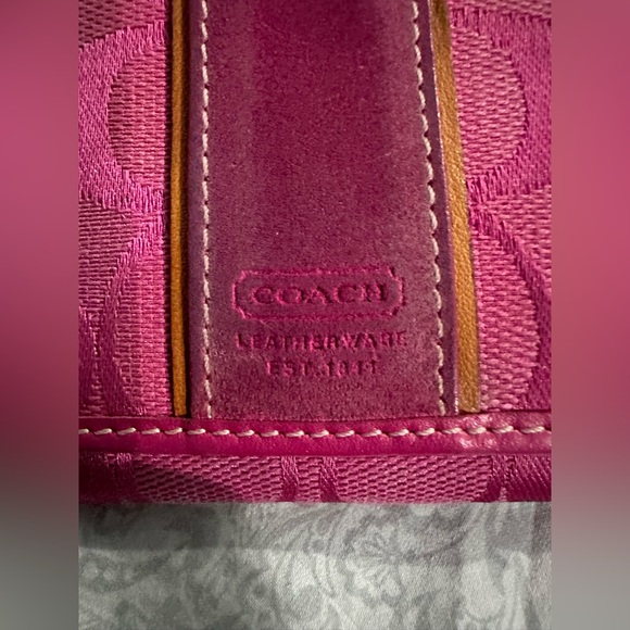 Pre loved. Coach Signature Collection Bi-Fold Compact Wallet pink - Picture 3 of 16